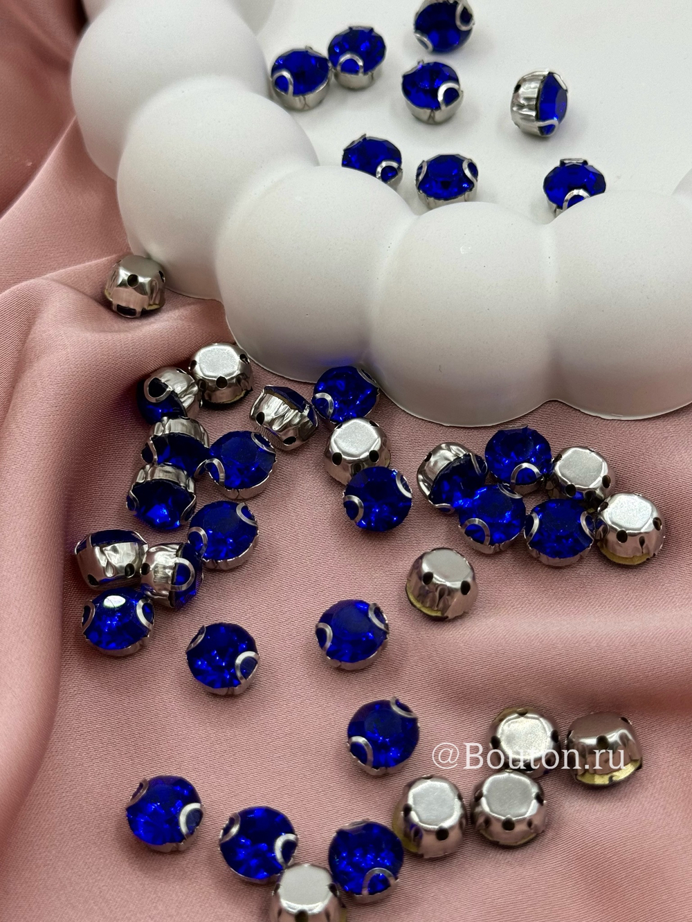 Стразы пришивные в цапах синие