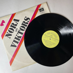 Винтажная виниловая пластинка LP Nora Un Viktors Dzied Nora Bumbiere Un Viktors Lapcenoks (СССР 1975)