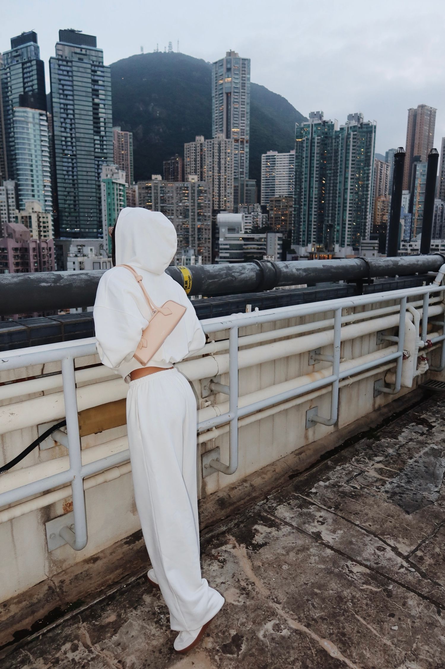 zip худи introvert, молочный