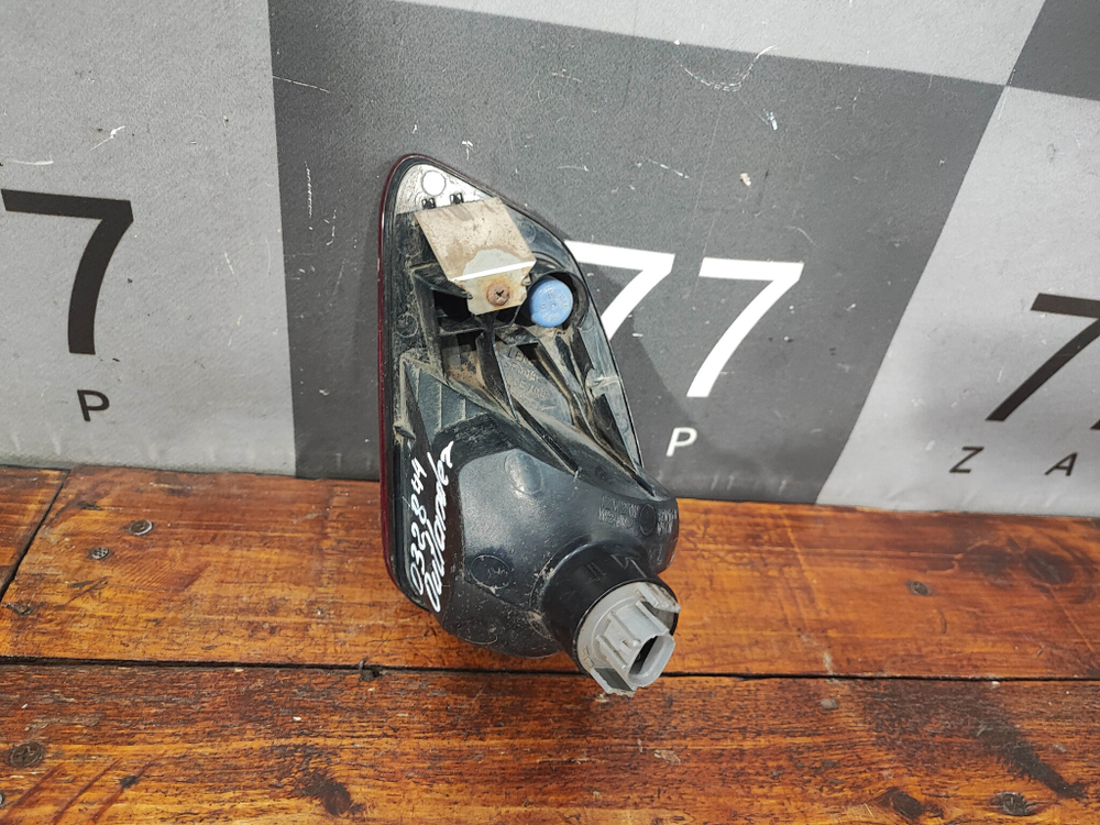 ПТФ задний левый Mitsubishi Outlander 3 15-нв Б/У Оригинал 8337A137