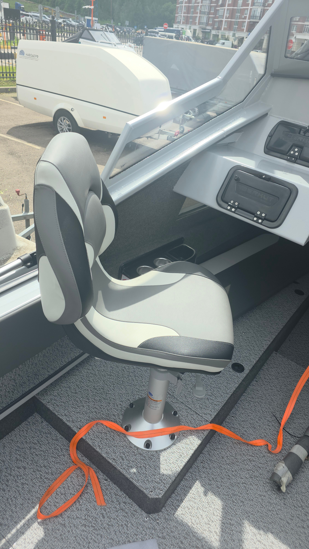 Кресло судовое в лодку аналог Attwood Centric X Tour