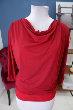 Блузка яркого оттенка 44 размер