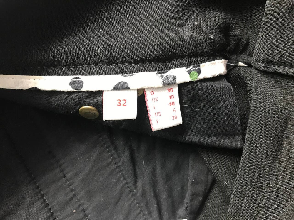 Брюки Esprit практичные, маркировка 32, визуально на 46/48 размер