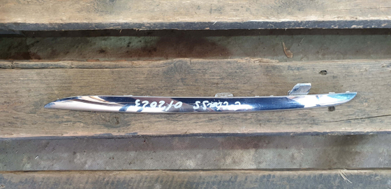 Молдинг решетки радиатора Mercedes C (W205) 14-18 Б/У Оригинал A2058880173