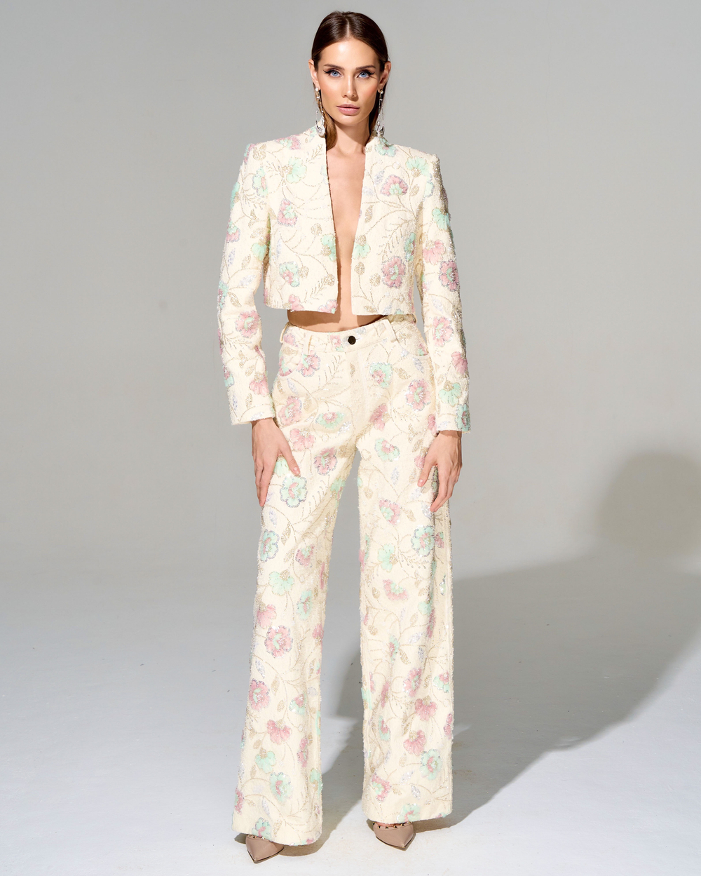 Брюки с вышивкой ручной работы