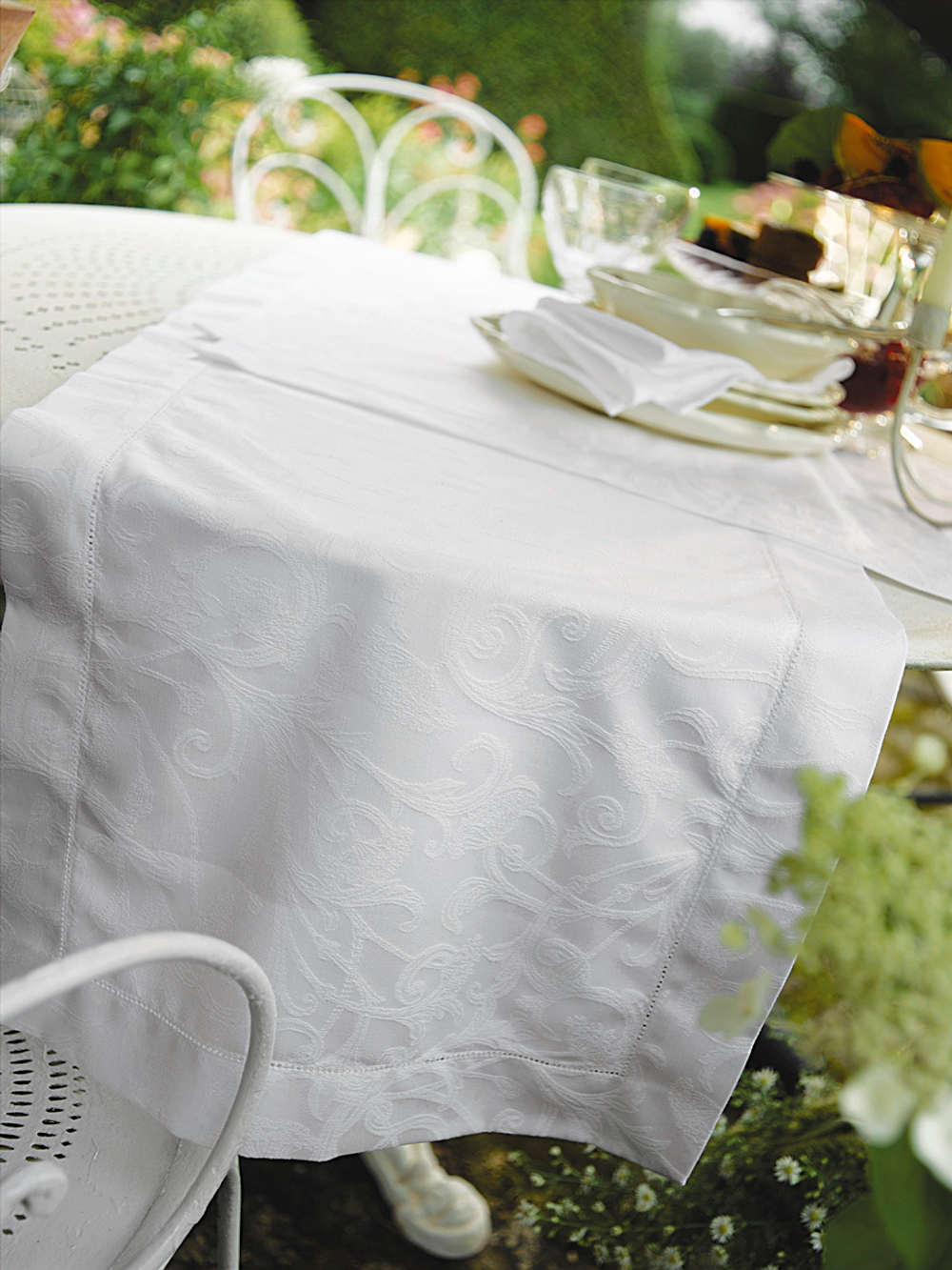 Скатерть 170x240 и 8 салфеток Blanc des Vosges Ombelle белая Франция