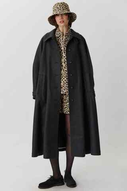 Объемное пальто в серую елочку