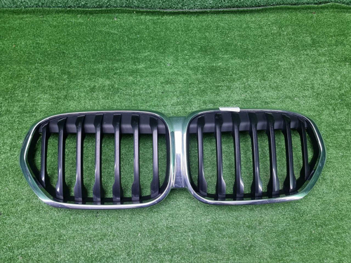 Решетка радиатора BMW X1 F48 (2019-2022)