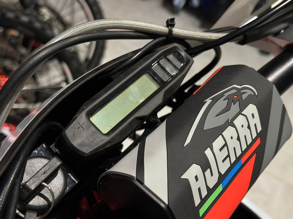 Мотоцикл AJERRA SAGAI CB300RL 4 valve