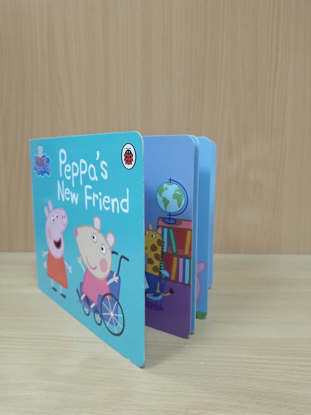 Ladybird Peppa's New Friend (board book)