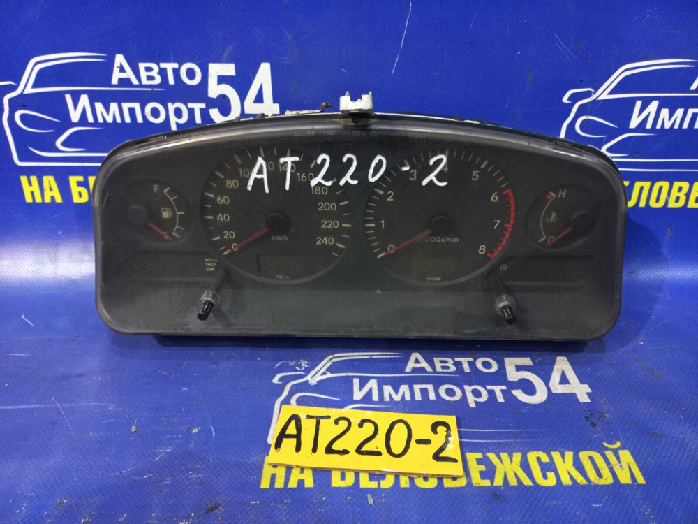 Щиток приборов TOYOTA AVENSIS 2000