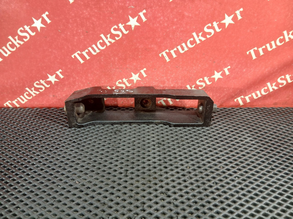 Кронштейн глушителя