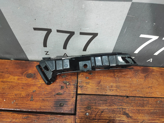 Кронштейн заднего бампера E (W213) Новый Оригинал A2138850465