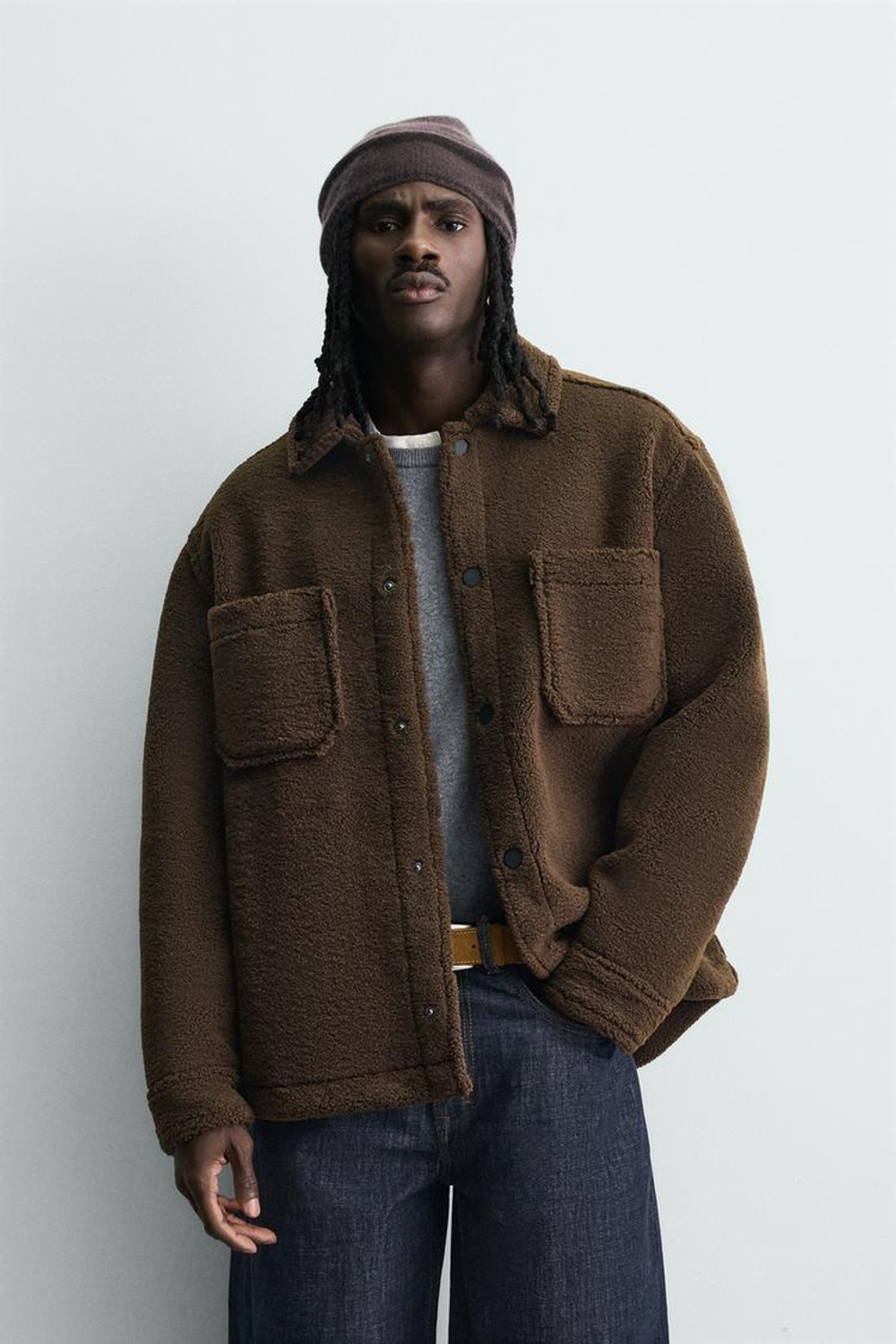 ZARA КУРТКА-РУБАШКА ИЗ ИСКУССТВЕННОЙ ОВЧИНЫ С КАРМАНАМИ, КОРИЧНЕВЫЙ