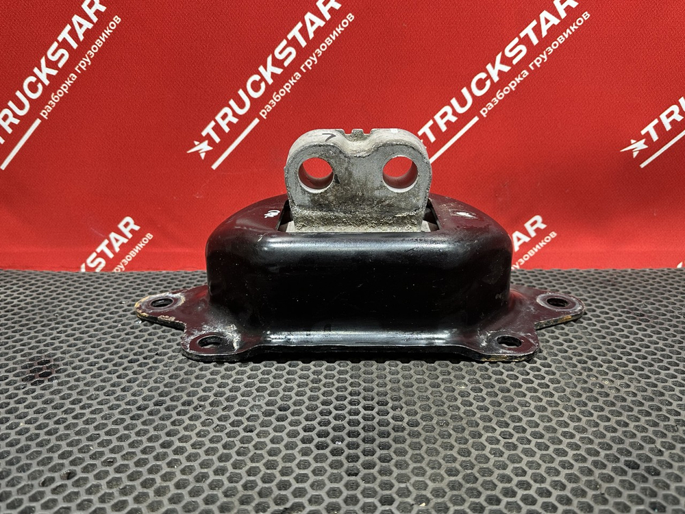 Подушка двигателя задняя