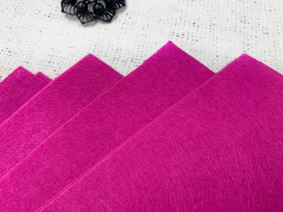 Фетр жесткий, 137,1 гр/м2, р. 20х30см толщина 1 мм, А4, фуксия