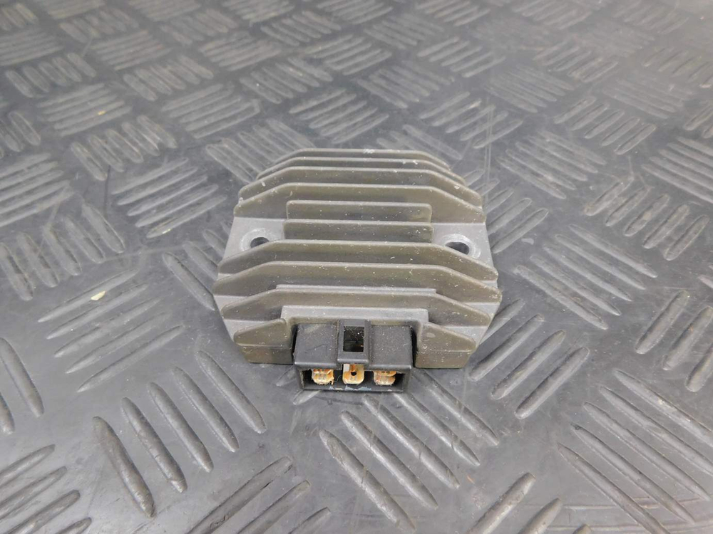 Реле зарядки Yamaha TDM850 RN03J 2001