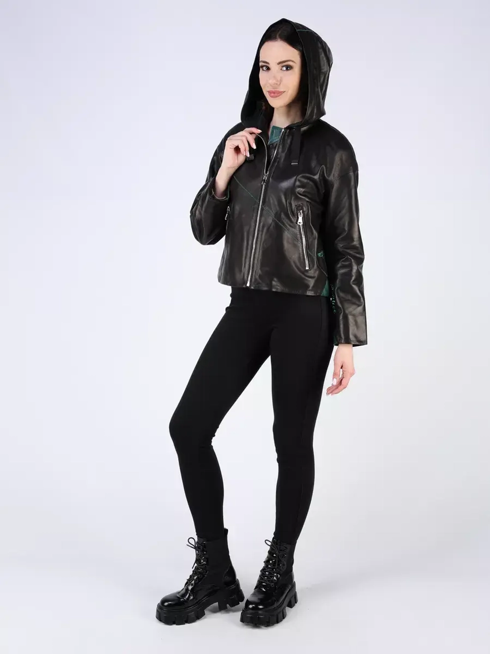 Кожаная куртка демисезонная с капюшоном