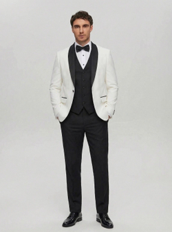 Мужской смокинг тройка (белый) А55