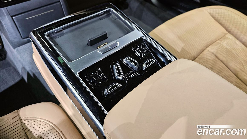 Audi A8 (D5) 55 TFSI Quattro LWB (12.2019)