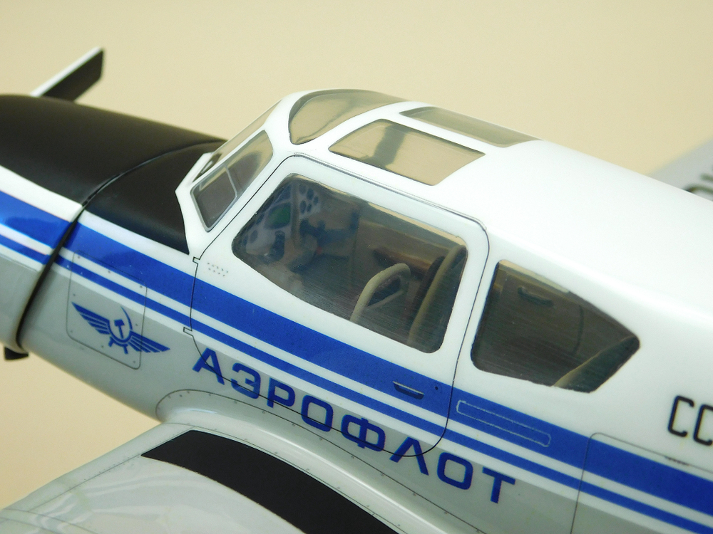 Модель самолета Як-18т (М1:30, Аэрофлот СССР-81399) с проработкой кабины