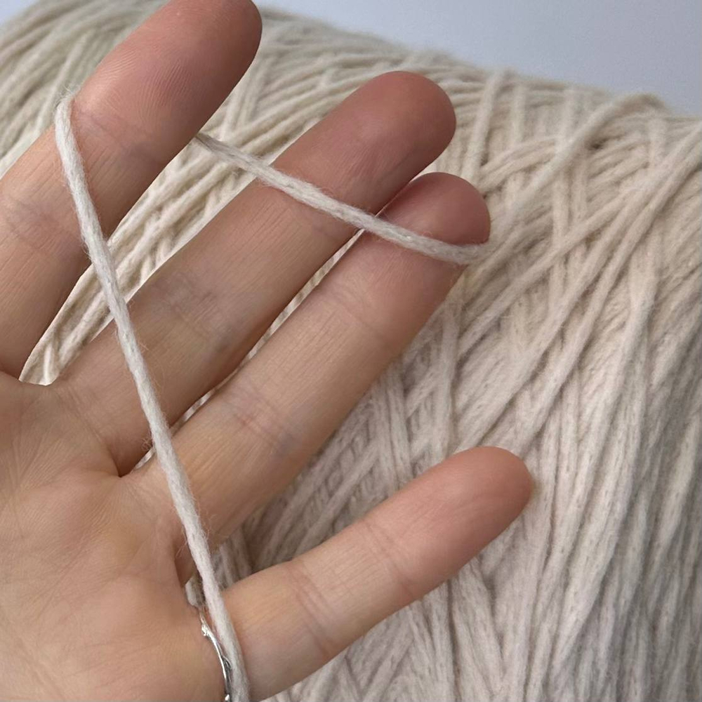 HOBBIT - Pecci Filati; 90% меринос, 10% п/а; 150м/100гр; col. 37244, цвет: кремовый; S508