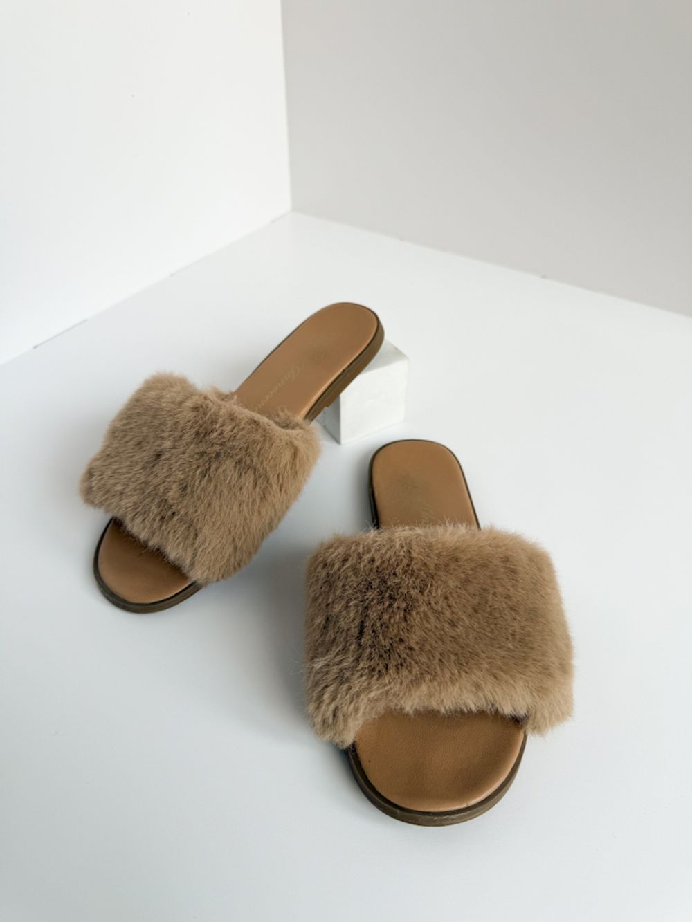 Шлепанцы с мехом Age of Innocence, 35