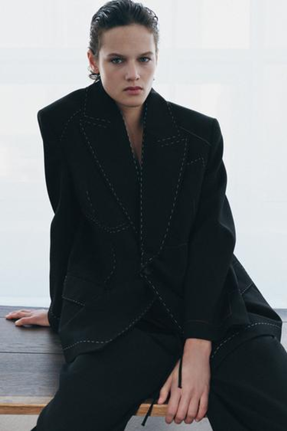 Блейзер с контрастной строчкой ZW COLLECTION LIMITED EDITION - ZARA