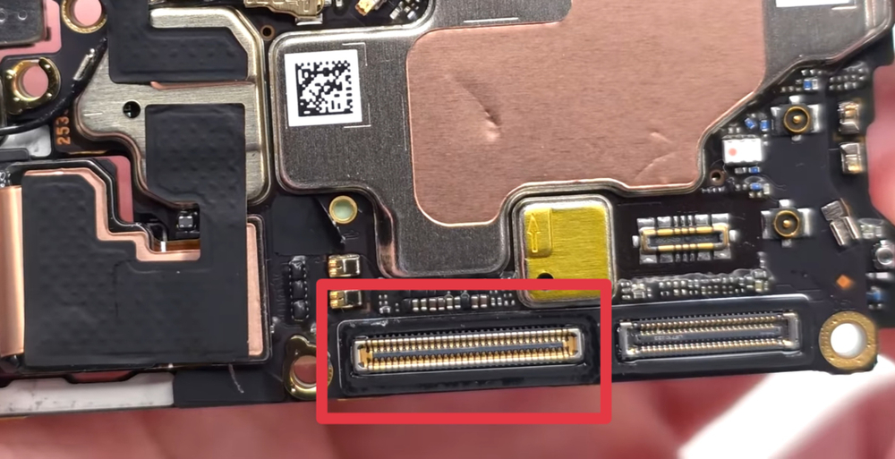 OnePlus 15 (CPH2747) - FPC коннектор зарядки (на плату)