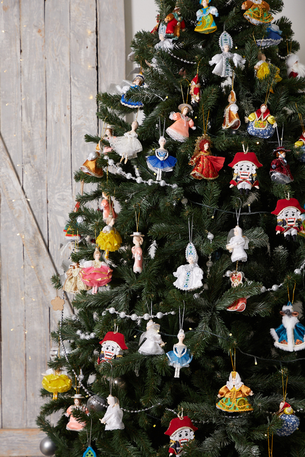 Фарфоровая кукла-подвеска Дама. Сувенир ручной работы