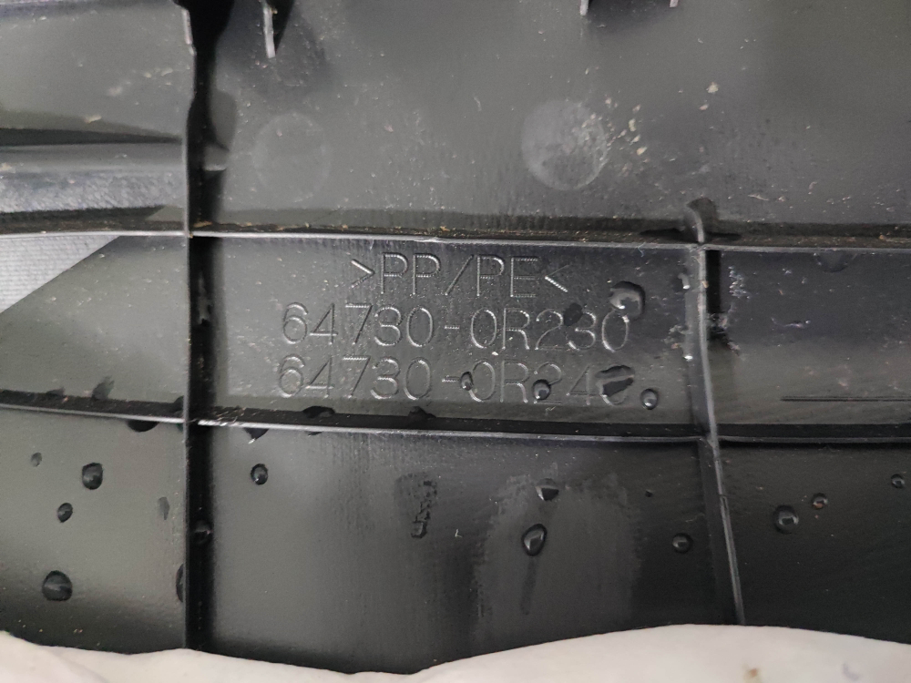 Обшивка багажника правая Toyota RAV4 V (XA50) 18-нв Б/У Оригинал 6473042280C0