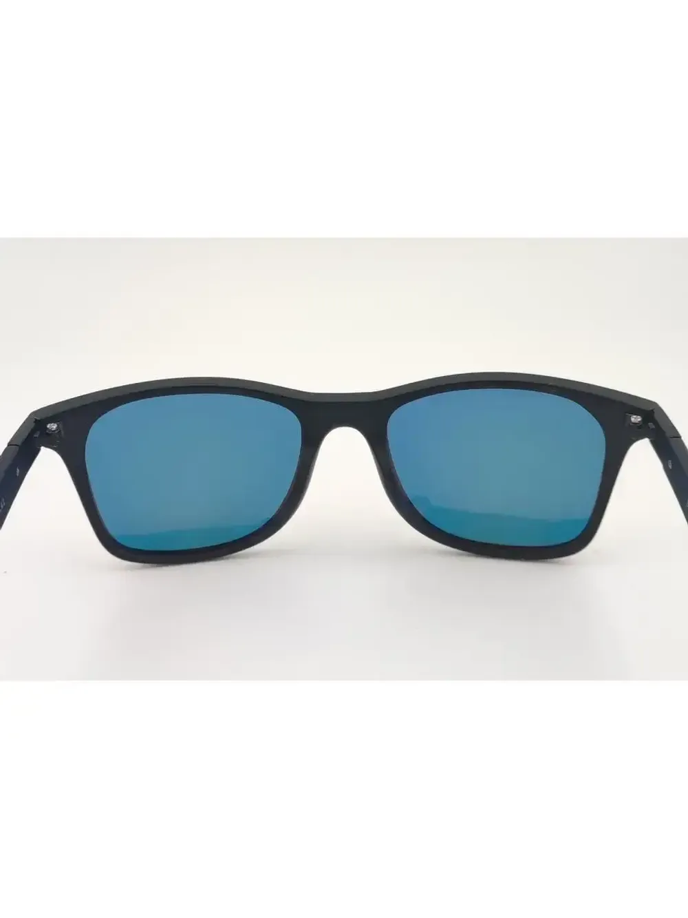 Зеркальные солнцезащитные очки Вайфареры с поляризацией