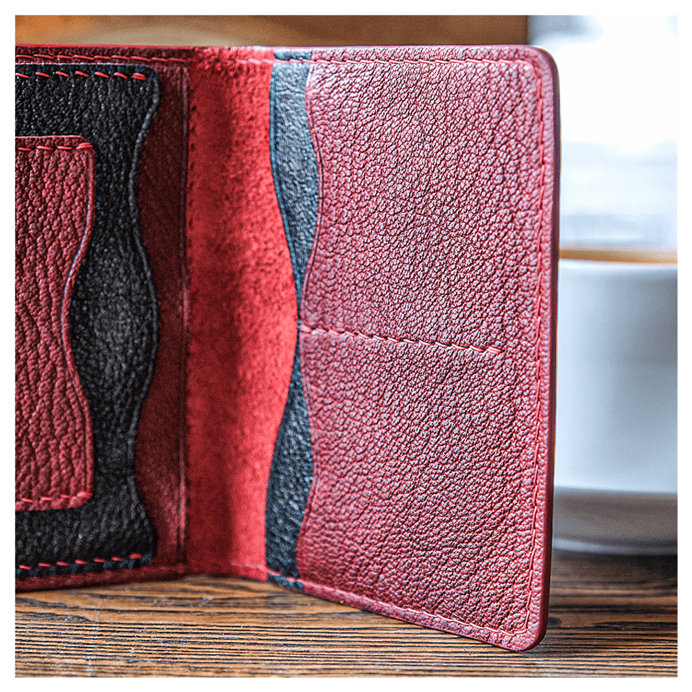 Кожаная обложка на паспорт «Шаманка» (фигура)