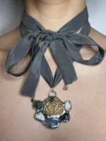 Подвеска Reglow Lab SlkD-Pnd-7Silk Dark Шелковая лента