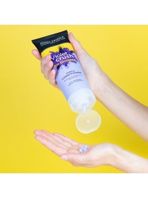 John Frieda VIOLET CRUSH Кондиционер с фиолетовым пигментом для восстановления и поддержания оттенка светлых волос 250 мл