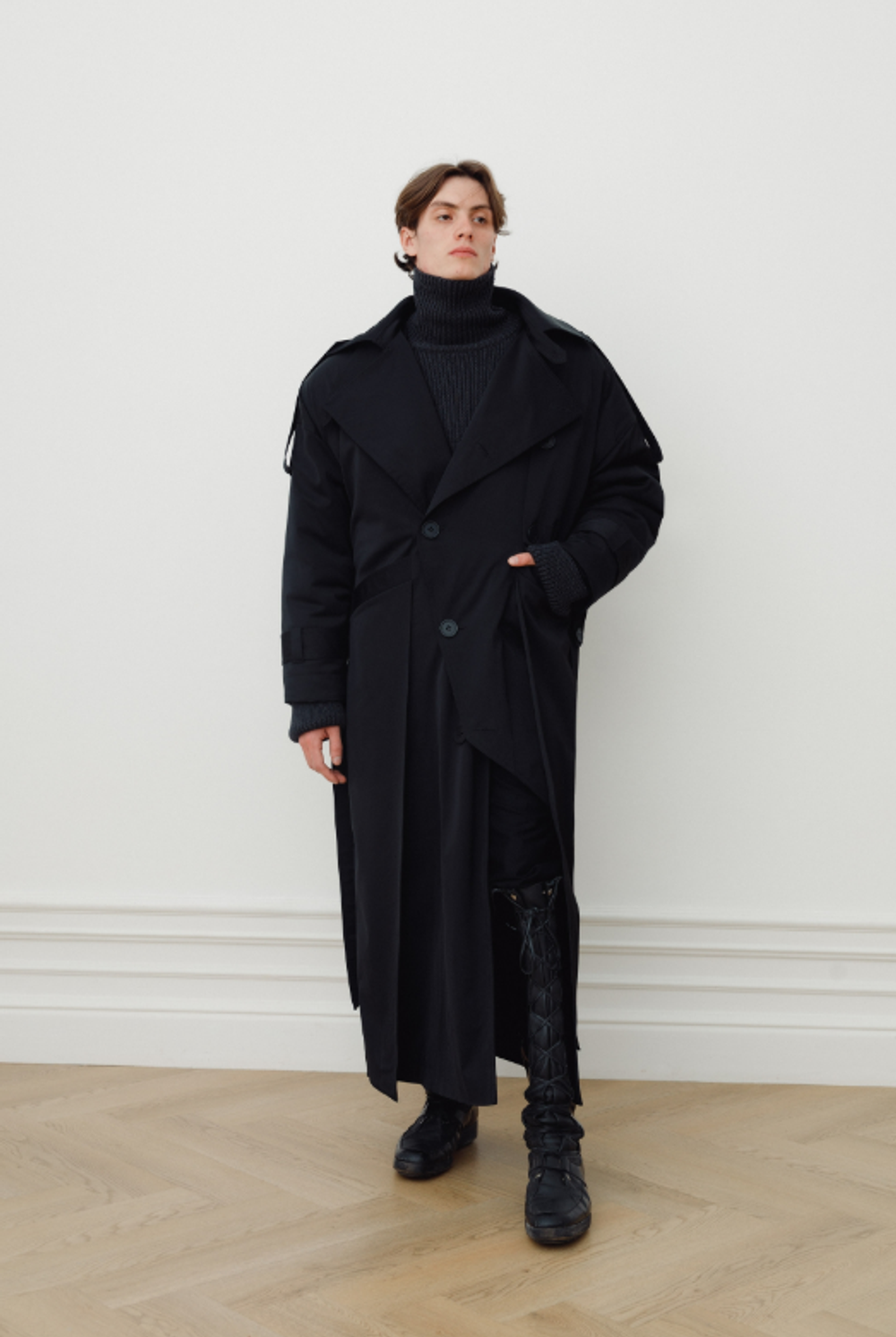“Creative director” winter deconstructed tailcoat-trench