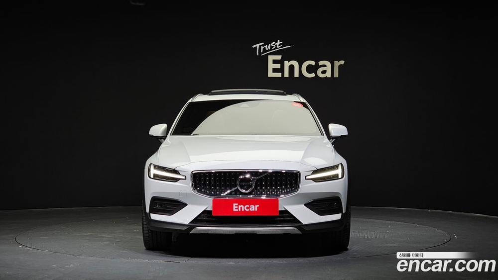 Volvo V60 Cross Country 2 Generation B5 Pro AWD (02.2022)
