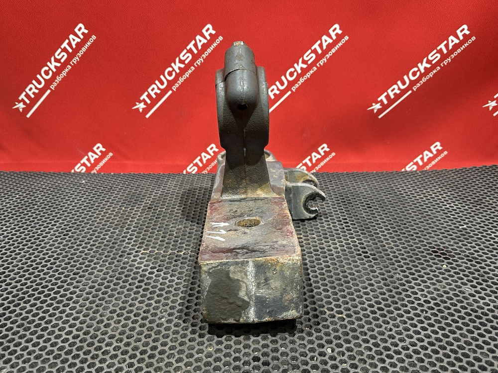 Кронштейн стабилизатора переднего левый