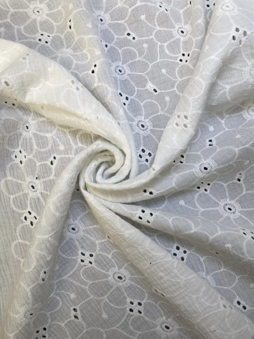 Муслин с вышивкой крупные цветы, молочный DC04088-31