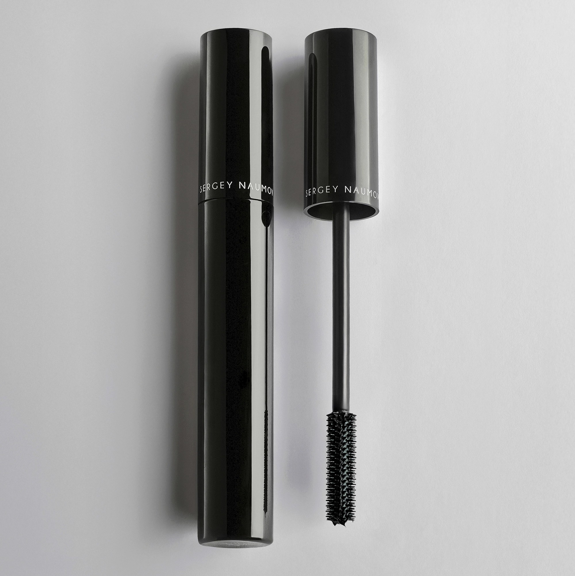 Тушь с эффектом накладных ресниц SUPREMATIC ULTRA BLACK 12 г