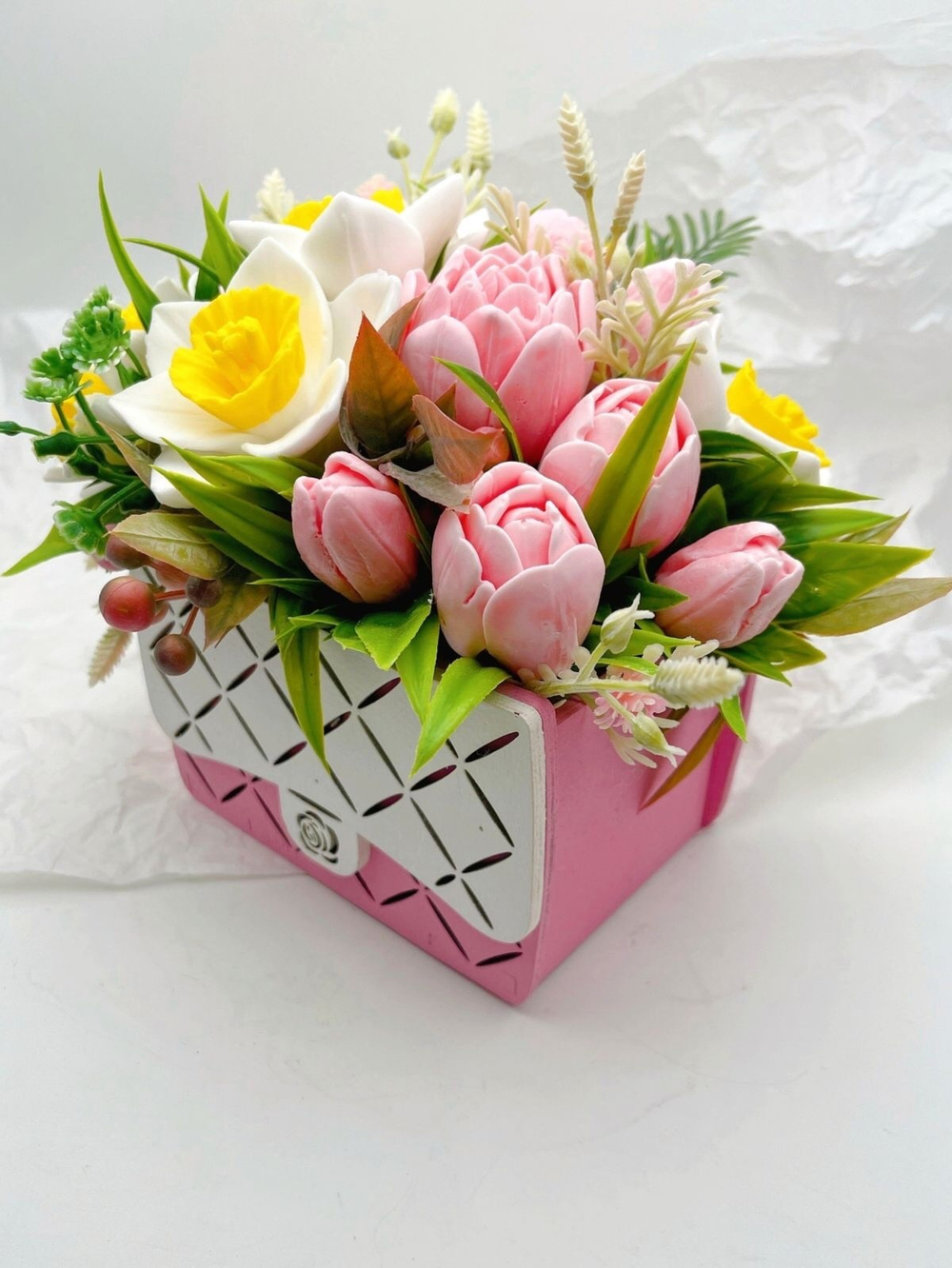Букет из мыла «Тюльпаны и нарциссы, роуз»