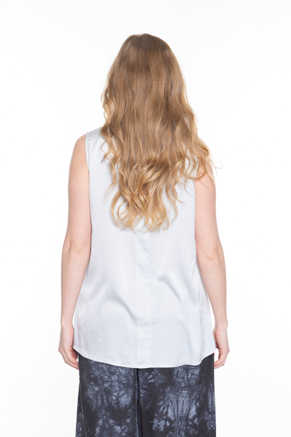 ТОП С V-ОБРАЗНЫМ ВЫРЕЗОМ