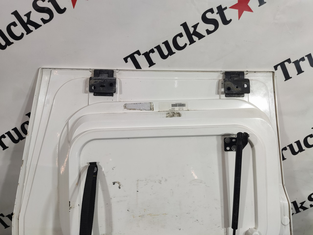 Крышка инструментального ящика левого 2020г.