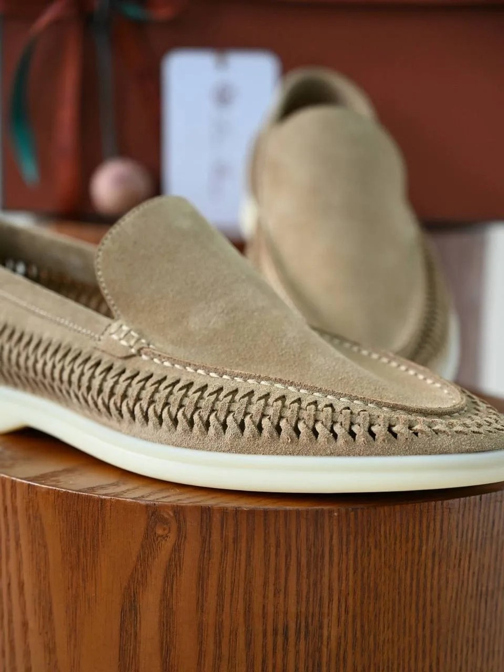 Темно-бежевые лоферы Loro Piana Summer Walk с плетением по периметру
