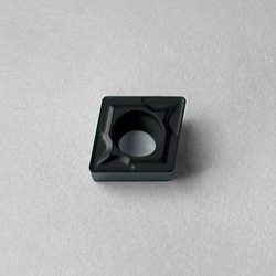 CCMT060204-UM FE1225  Пластина токарная