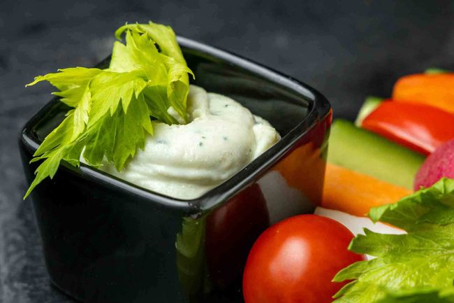 Тарелка овощная с соусом