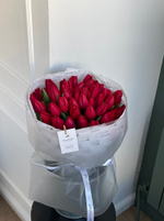 Букет из 51 красного тюльпана