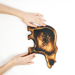 Деревянная менажница "Медведь" из кедра для подачи блюд и закусок с гравировкой "Never say Never"