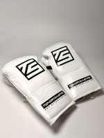 Перчатки для бокса Tomorrow Star Killer белые на шнуровке