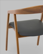 Стул Вудмилан каркас дерево цвет темный орех экокожа черный